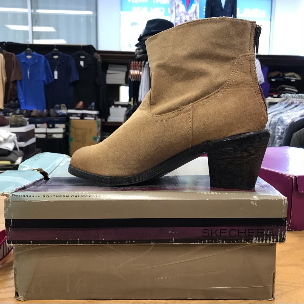 Heeled cowboy booties slightly used